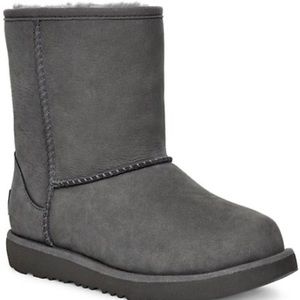 Women’s Classic Short Grey Boots